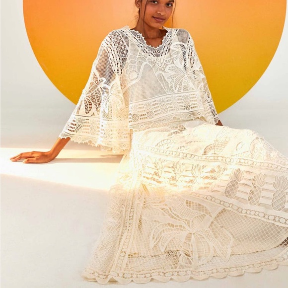 FARM Rio Dresses & Skirts - Farm rio Guipure lace skirt